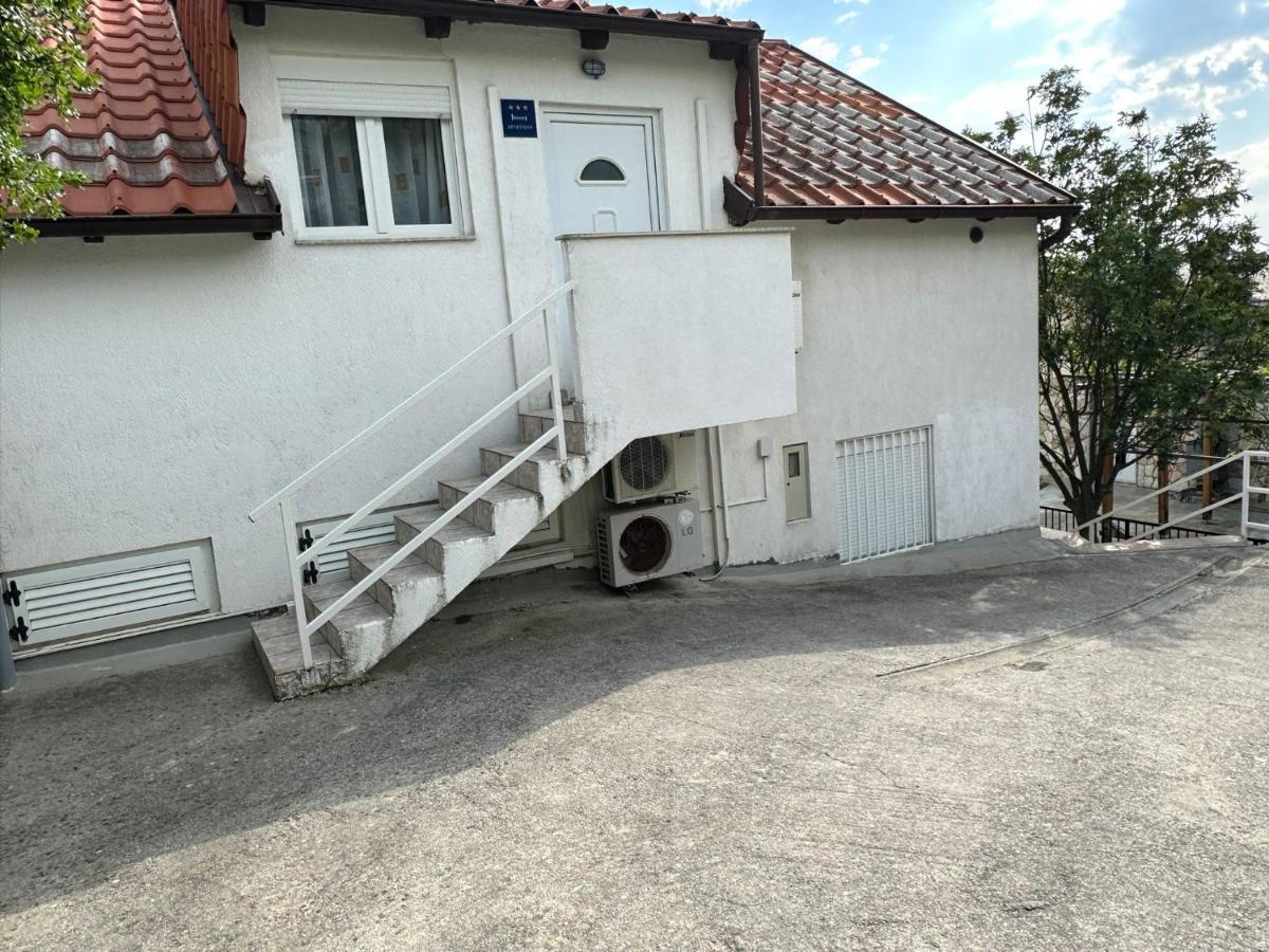 Apartmani Карлобаг Екстериор снимка